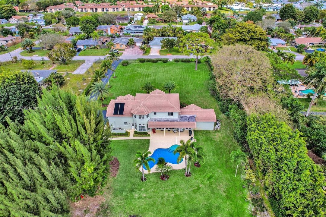 Recently Sold: $1,595,000 (5 beds, 3 baths, 3425 Square Feet)