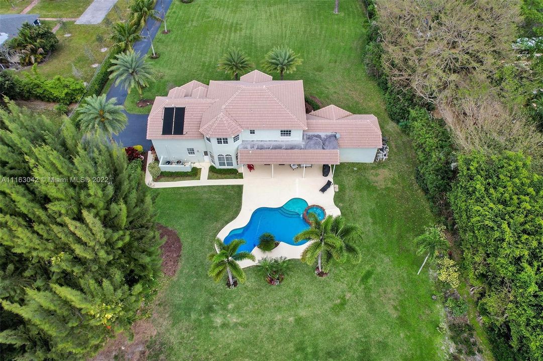 Recently Sold: $1,595,000 (5 beds, 3 baths, 3425 Square Feet)