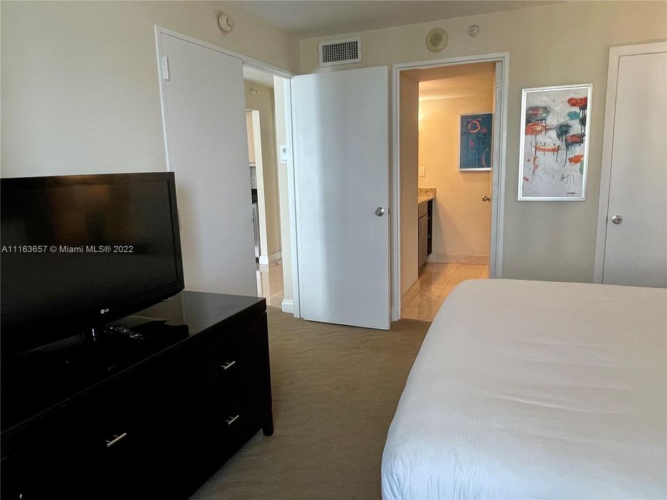 Recently Sold: $180,000 (1 beds, 1 baths, 548 Square Feet)