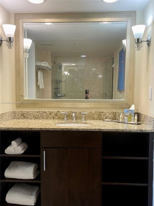 Recently Sold: $180,000 (1 beds, 1 baths, 548 Square Feet)