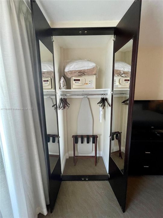 Recently Sold: $180,000 (1 beds, 1 baths, 548 Square Feet)