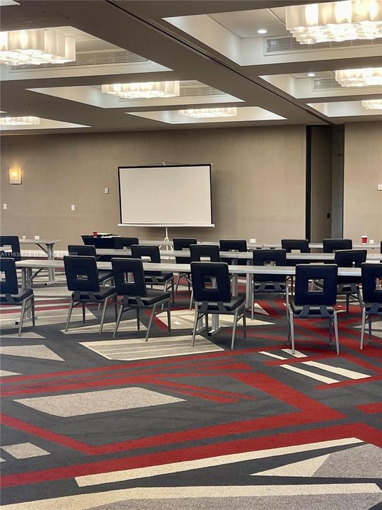 Recently Sold: $180,000 (1 beds, 1 baths, 548 Square Feet)