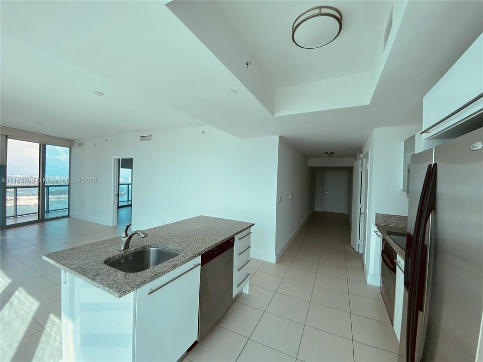 最近租的: $4,500 (2 贝兹, 2 浴室, 1318 平方英尺)