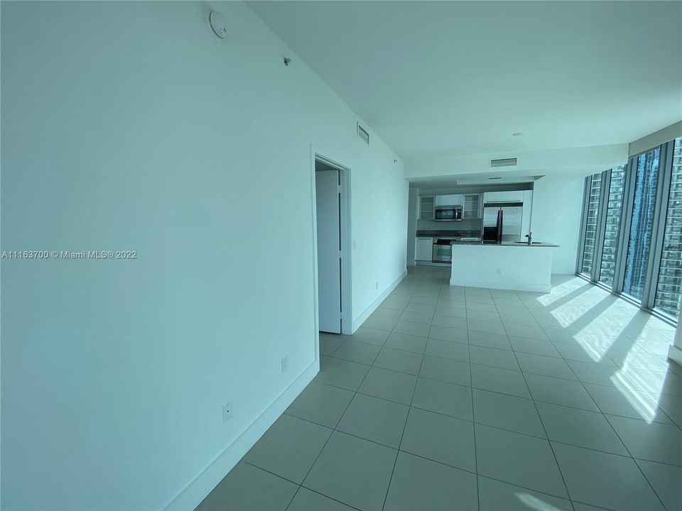 最近租的: $4,500 (2 贝兹, 2 浴室, 1318 平方英尺)