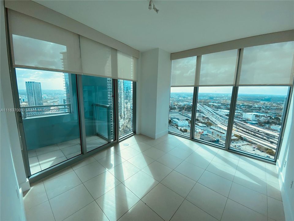 最近租的: $4,500 (2 贝兹, 2 浴室, 1318 平方英尺)