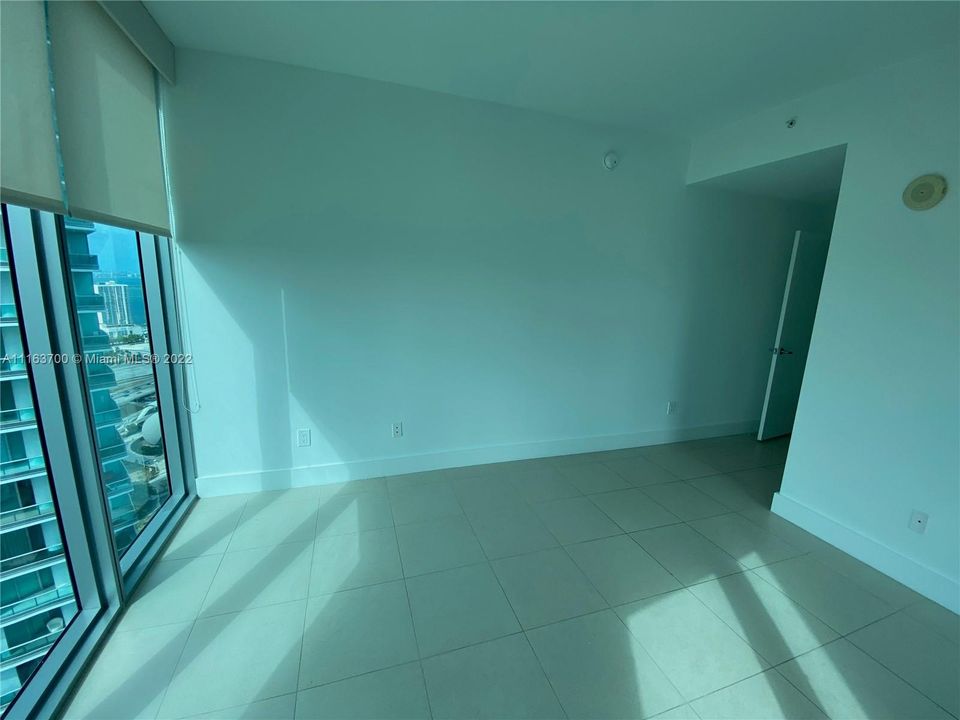 最近租的: $4,500 (2 贝兹, 2 浴室, 1318 平方英尺)