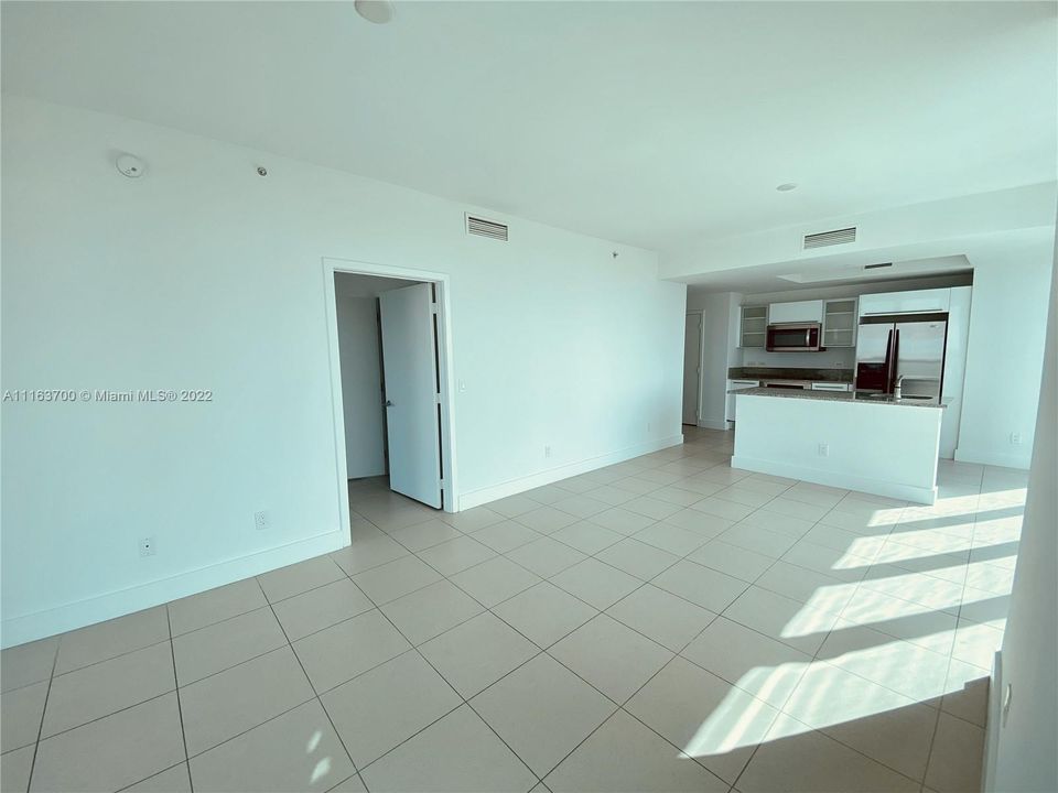 最近租的: $4,500 (2 贝兹, 2 浴室, 1318 平方英尺)