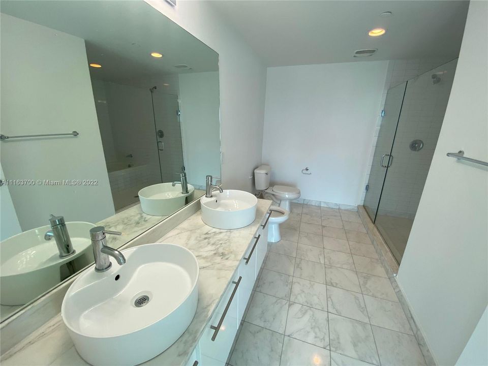 最近租的: $4,500 (2 贝兹, 2 浴室, 1318 平方英尺)