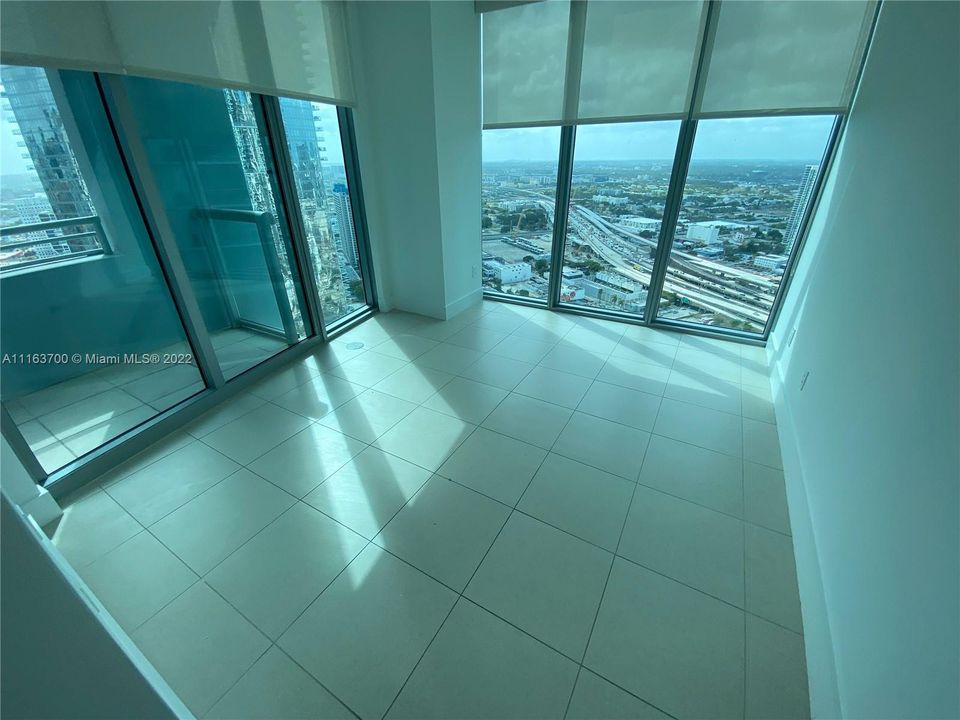 最近租的: $4,500 (2 贝兹, 2 浴室, 1318 平方英尺)