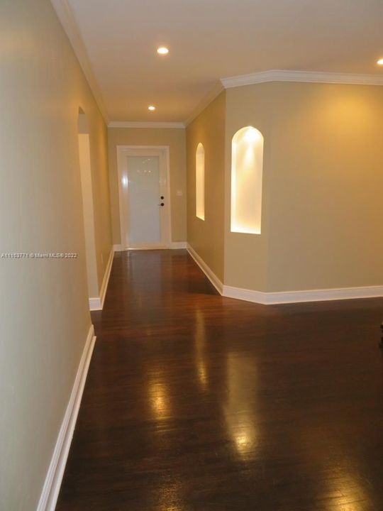 最近租的: $4,000 (3 贝兹, 3 浴室, 1700 平方英尺)