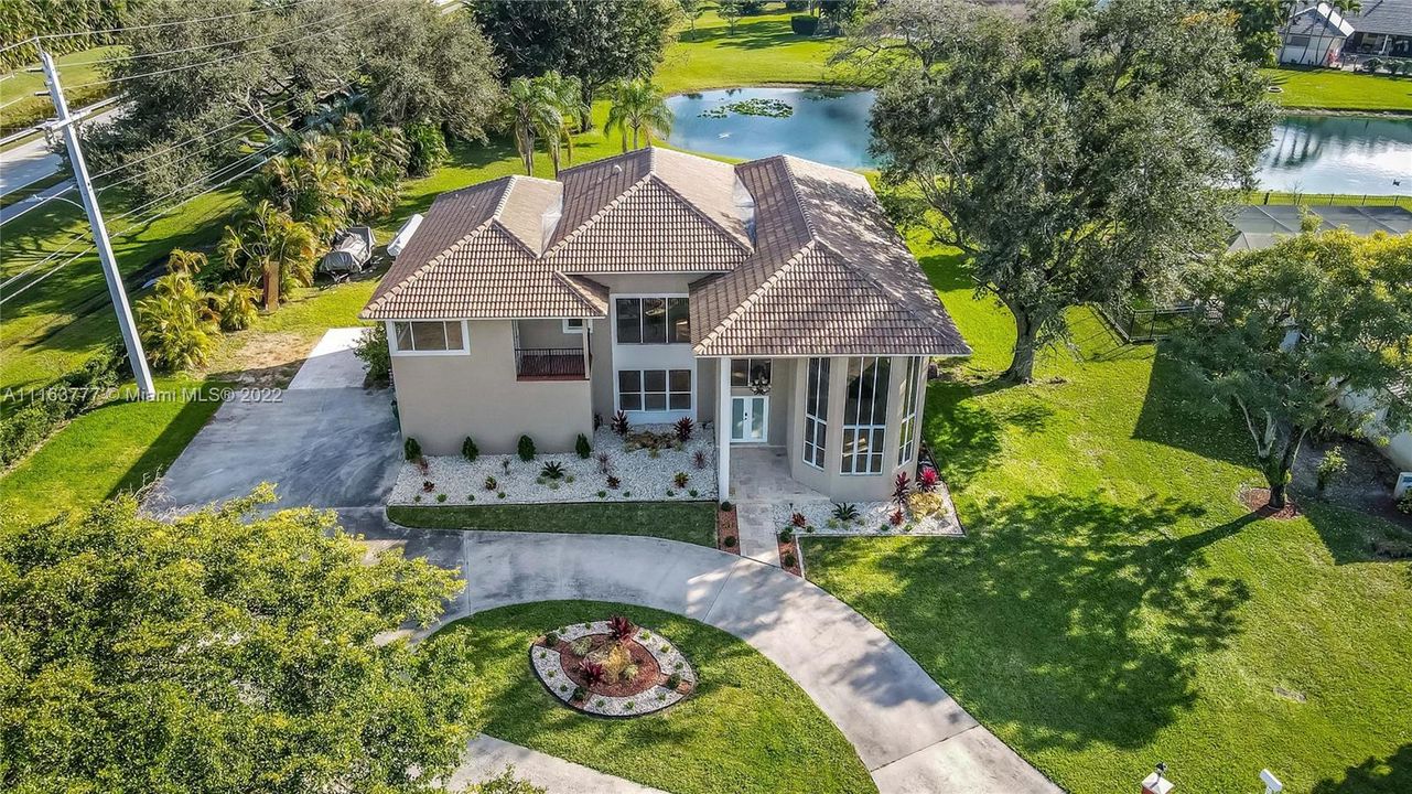 Recently Sold: $1,050,000 (4 beds, 3 baths, 3336 Square Feet)