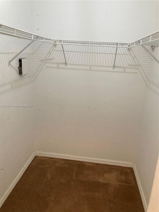 Недавно продано: $340,000 (2 спален, 2 ванн, 1044 Квадратных фут)