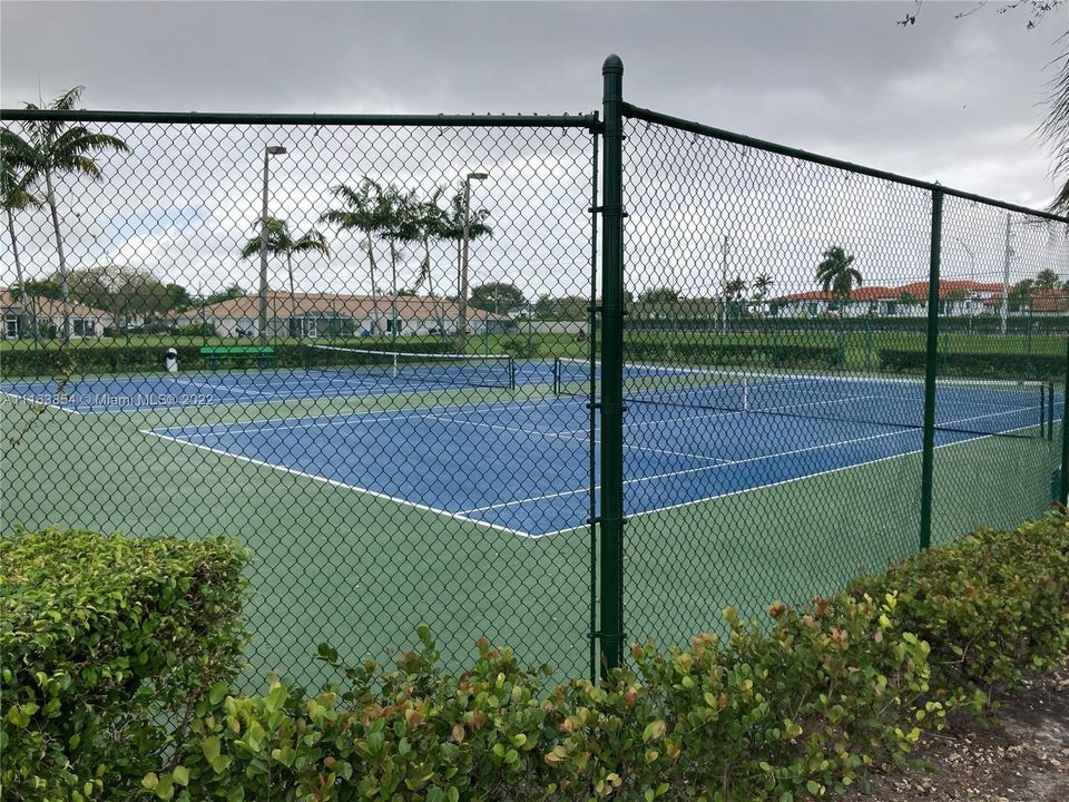 Недавно продано: $340,000 (2 спален, 2 ванн, 1044 Квадратных фут)