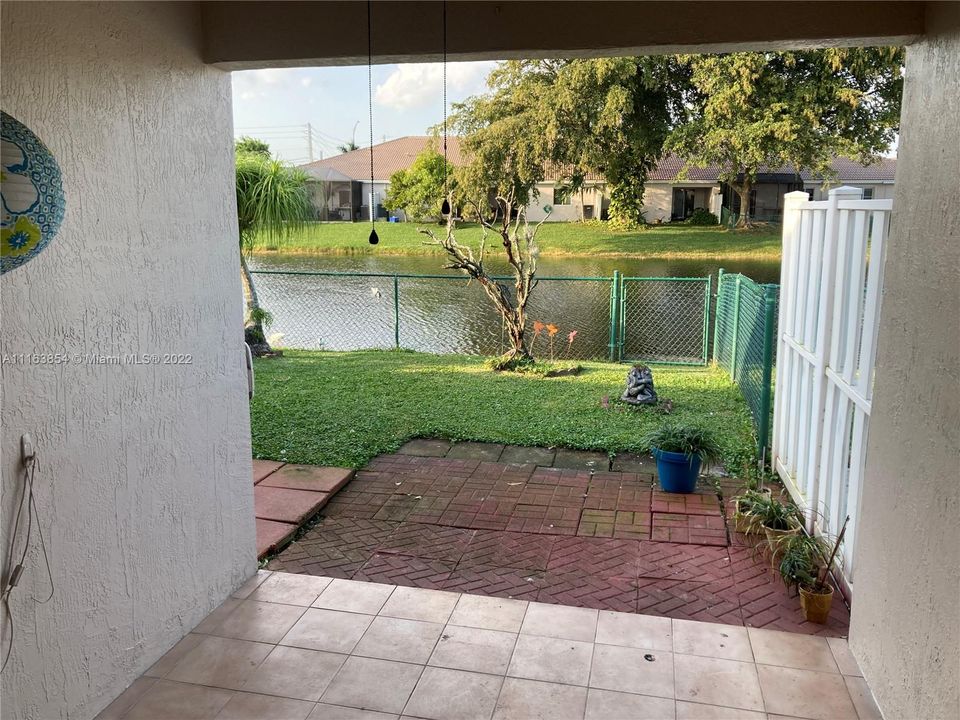 Недавно продано: $340,000 (2 спален, 2 ванн, 1044 Квадратных фут)