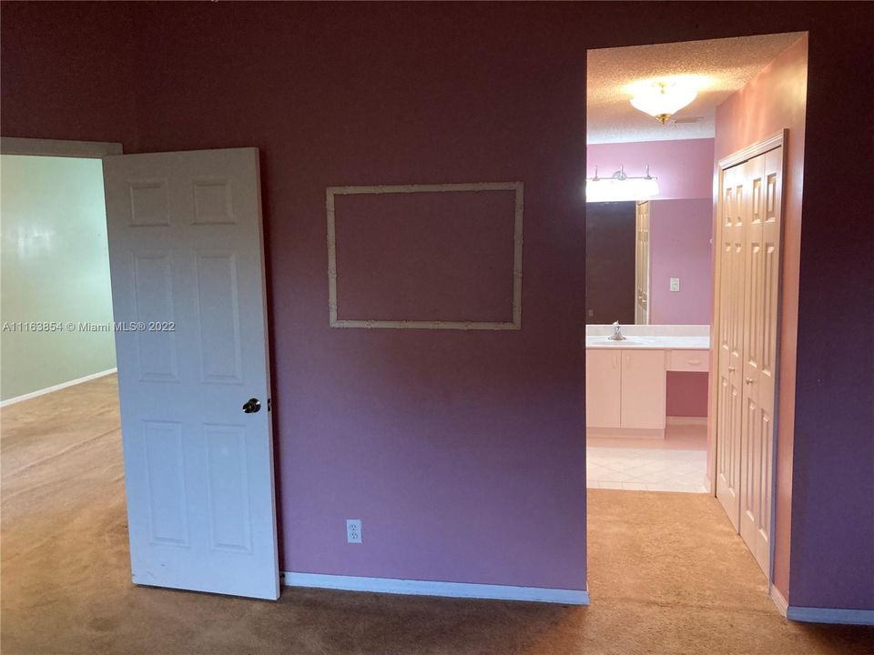 Недавно продано: $340,000 (2 спален, 2 ванн, 1044 Квадратных фут)