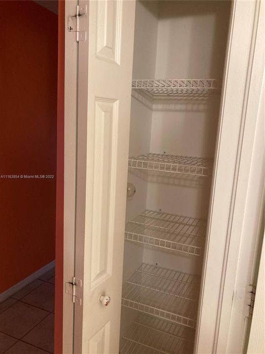 Недавно продано: $340,000 (2 спален, 2 ванн, 1044 Квадратных фут)