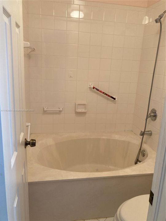 Недавно продано: $340,000 (2 спален, 2 ванн, 1044 Квадратных фут)