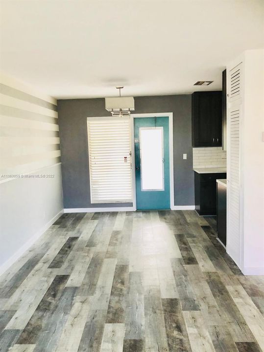 Recently Sold: $115,000 (1 beds, 1 baths, 576 Square Feet)