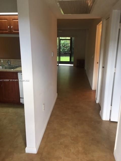 Recently Sold: $186,000 (2 beds, 1 baths, 1032 Square Feet)