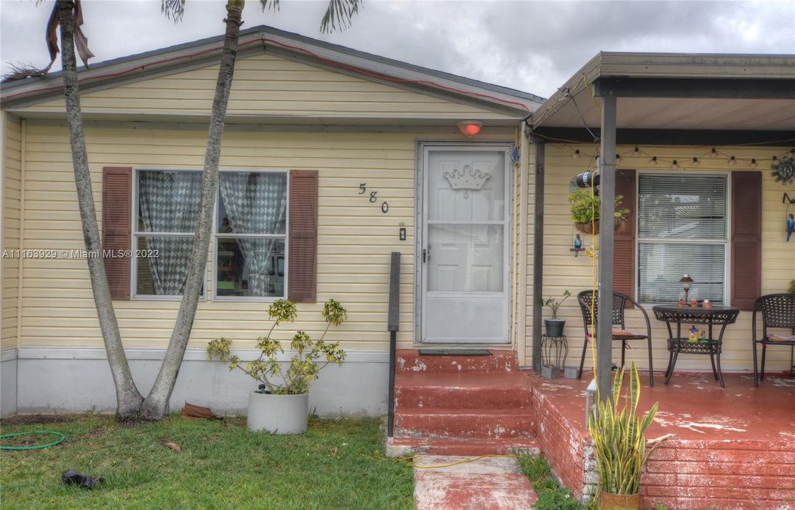 Recently Sold: $225,000 (3 beds, 2 baths, 1690 Square Feet)