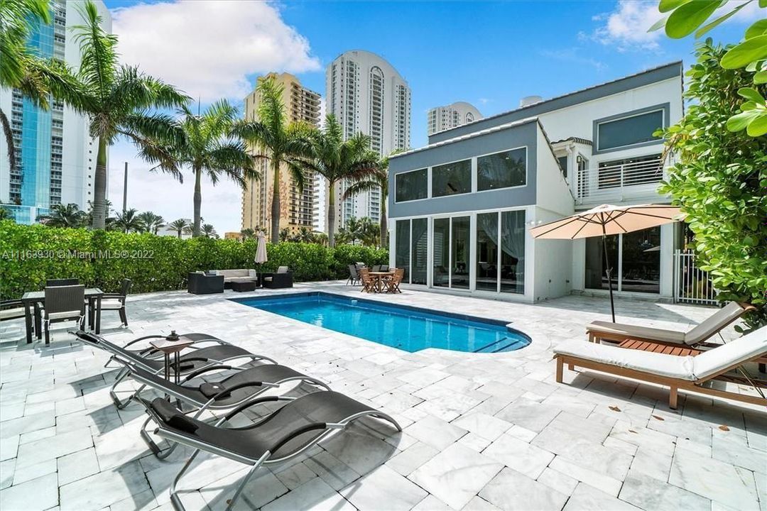 Recently Rented: $26,000 (4 beds, 3 baths, 2991 Square Feet)