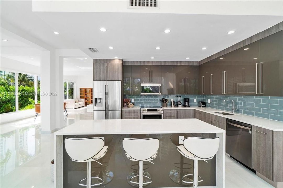 Recently Rented: $26,000 (4 beds, 3 baths, 2991 Square Feet)