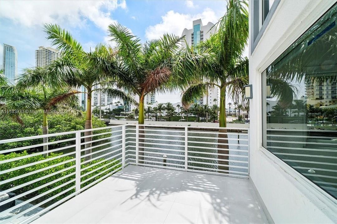 Recently Rented: $26,000 (4 beds, 3 baths, 2991 Square Feet)