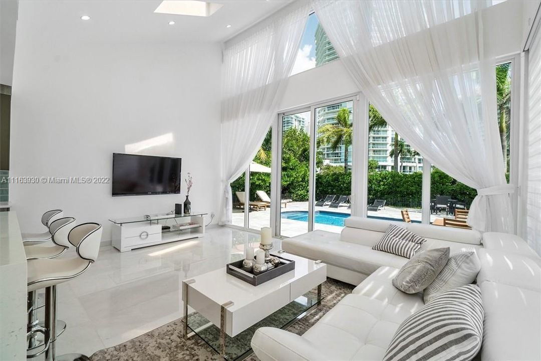 Recently Rented: $26,000 (4 beds, 3 baths, 2991 Square Feet)