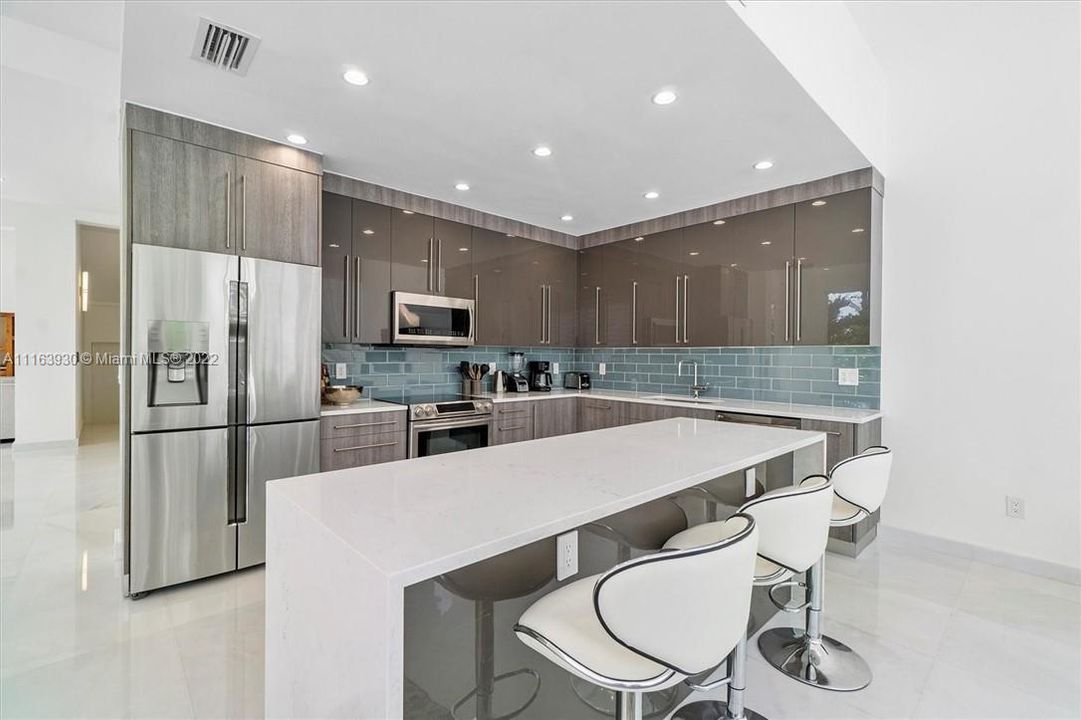 Recently Rented: $26,000 (4 beds, 3 baths, 2991 Square Feet)