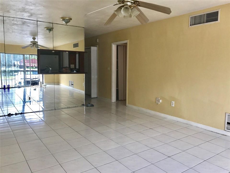 Recently Sold: $190,000 (2 beds, 2 baths, 950 Square Feet)