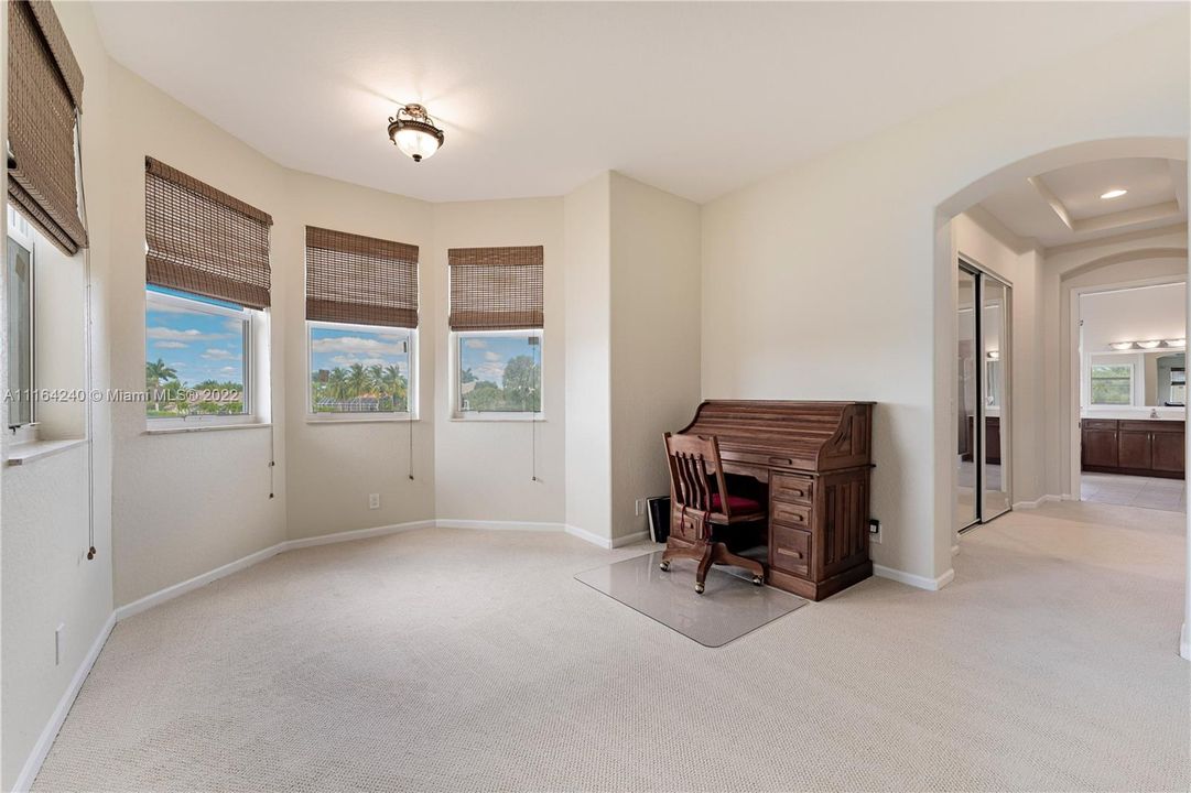 PRIMARY BEDROOM SITTING AREA