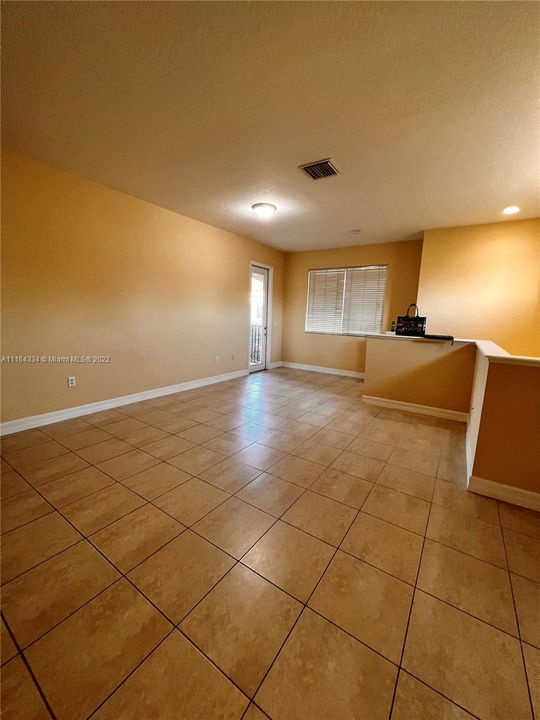 Recently Rented: $2,200 (3 beds, 2 baths, 1443 Square Feet)