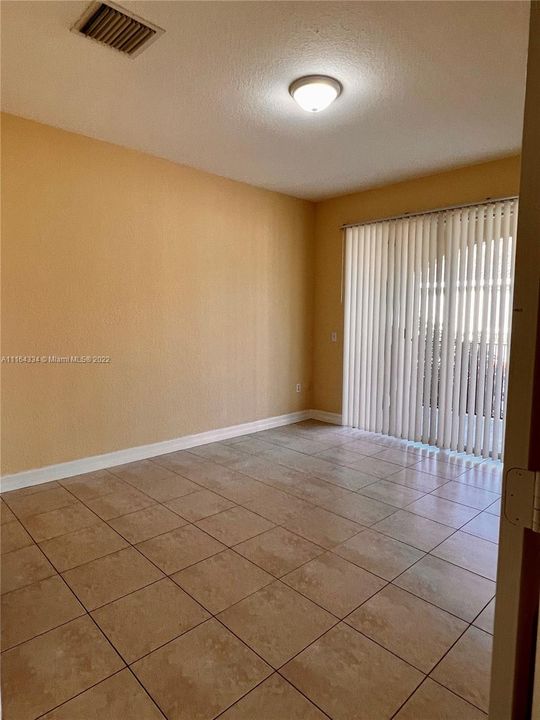 Recently Rented: $2,200 (3 beds, 2 baths, 1443 Square Feet)