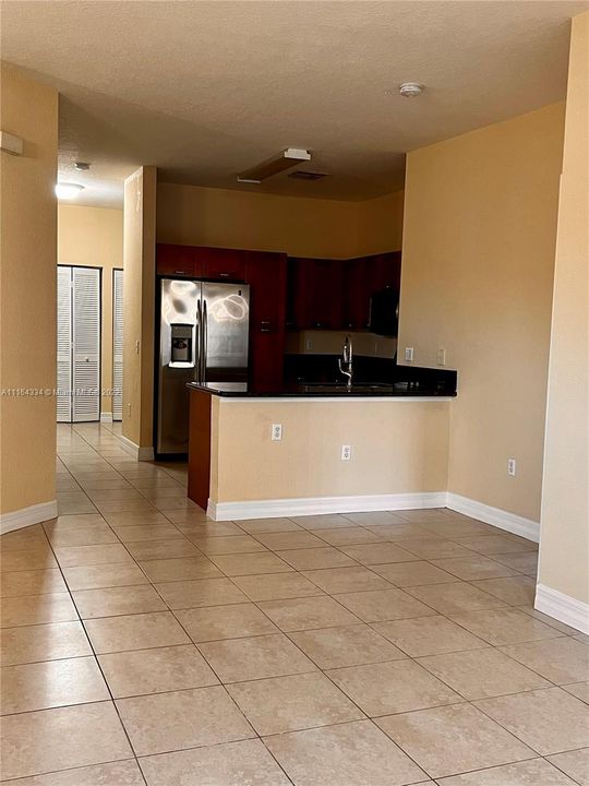 Recently Rented: $2,200 (3 beds, 2 baths, 1443 Square Feet)