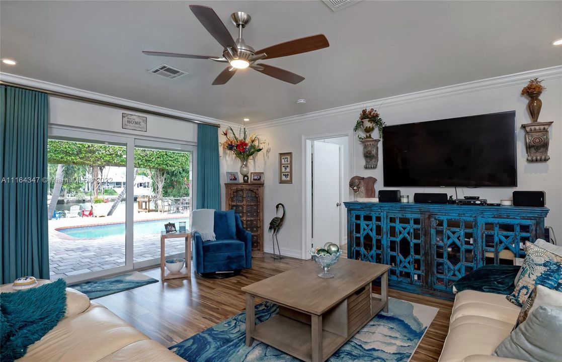 Recently Sold: $1,257,999 (3 beds, 2 baths, 1498 Square Feet)