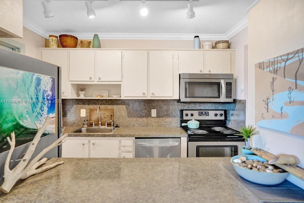 Recently Sold: $150,000 (1 beds, 1 baths, 750 Square Feet)