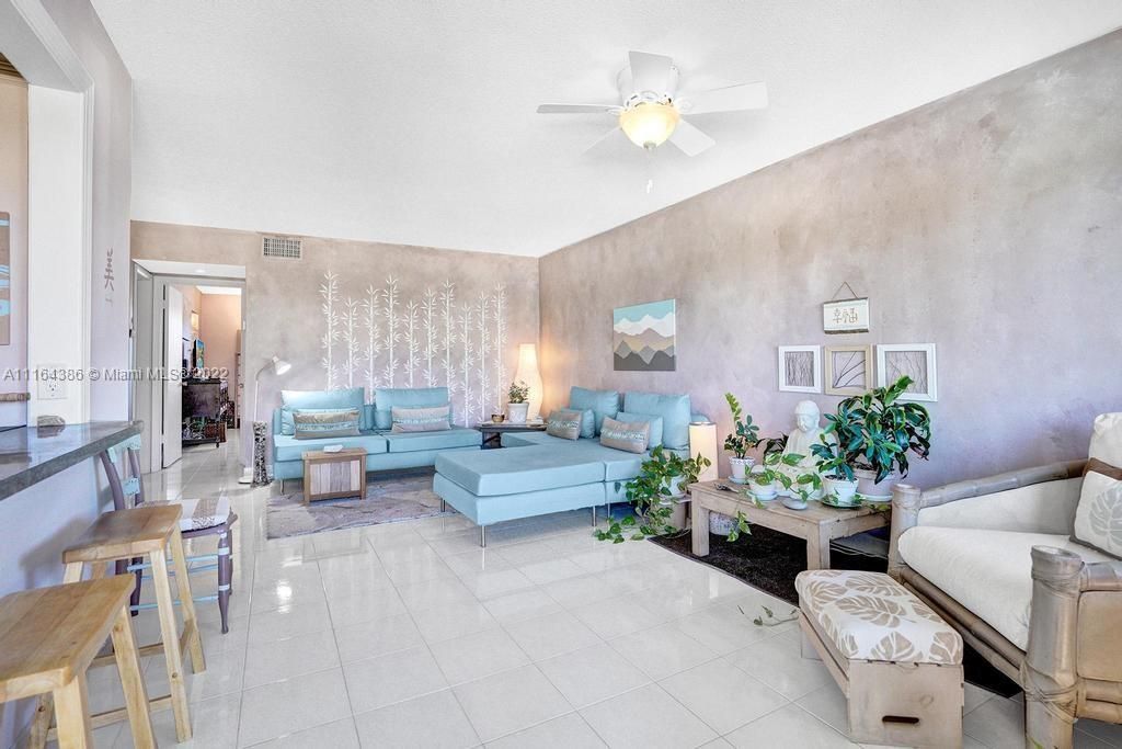 Recently Sold: $150,000 (1 beds, 1 baths, 750 Square Feet)