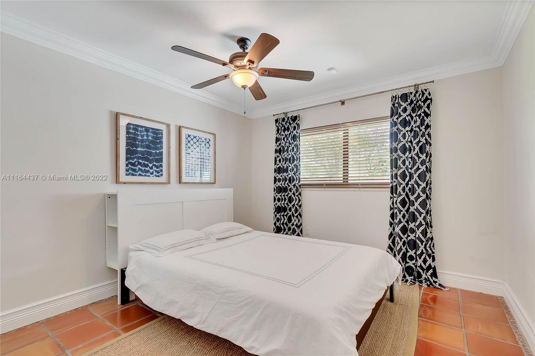 Недавно продано: $949,000 (4 спален, 3 ванн, 2894 Квадратных фут)