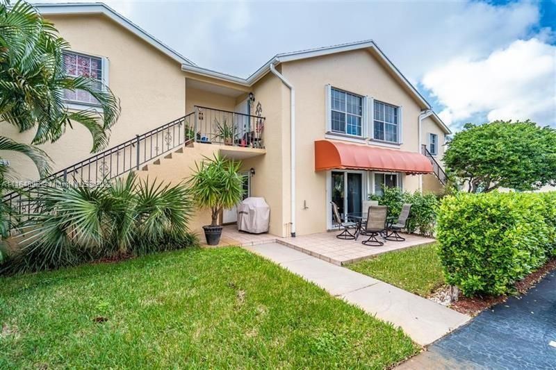 Recently Rented: $1,800 (2 beds, 2 baths, 850 Square Feet)