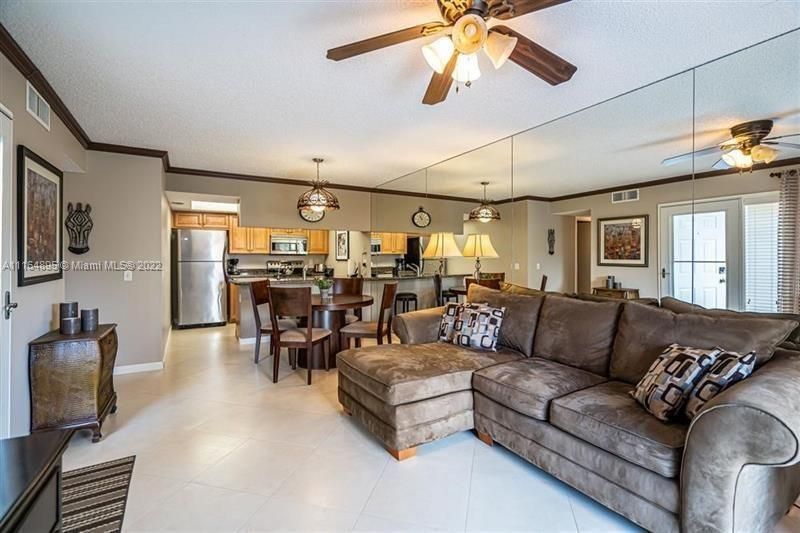 Recently Rented: $1,800 (2 beds, 2 baths, 850 Square Feet)