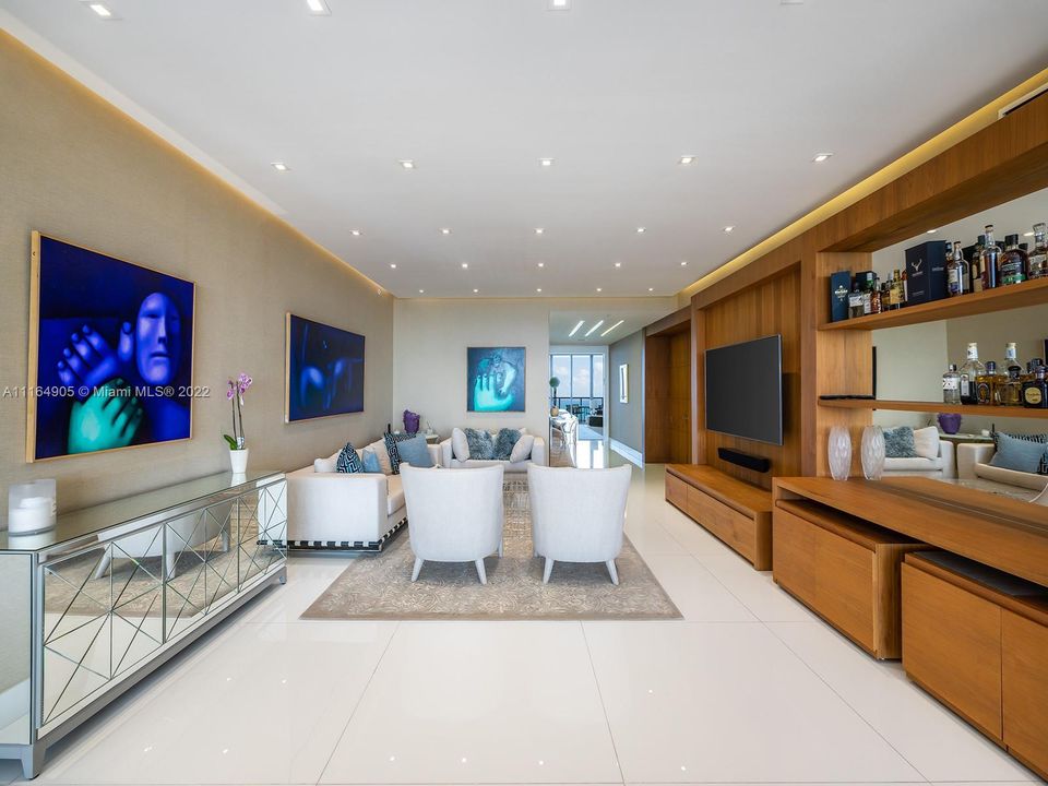 Recently Sold: $8,750,000 (3 beds, 3 baths, 3133 Square Feet)