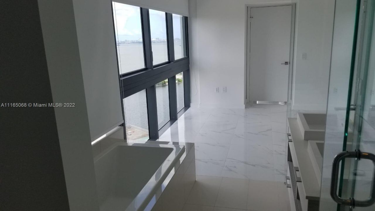 Недавно арендовано: $4,000 (1 спален, 1 ванн, 919 Квадратных фут)
