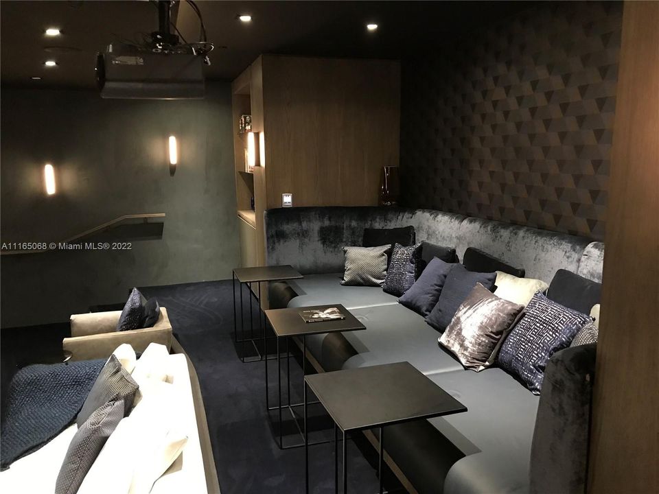 Недавно арендовано: $4,000 (1 спален, 1 ванн, 919 Квадратных фут)