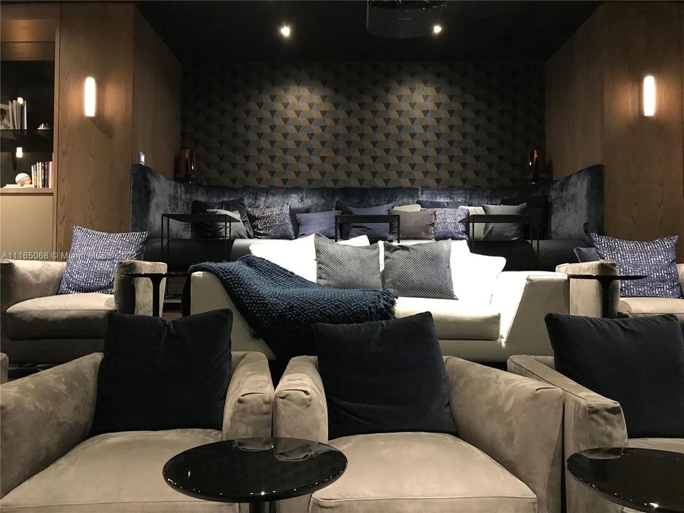 Недавно арендовано: $4,000 (1 спален, 1 ванн, 919 Квадратных фут)