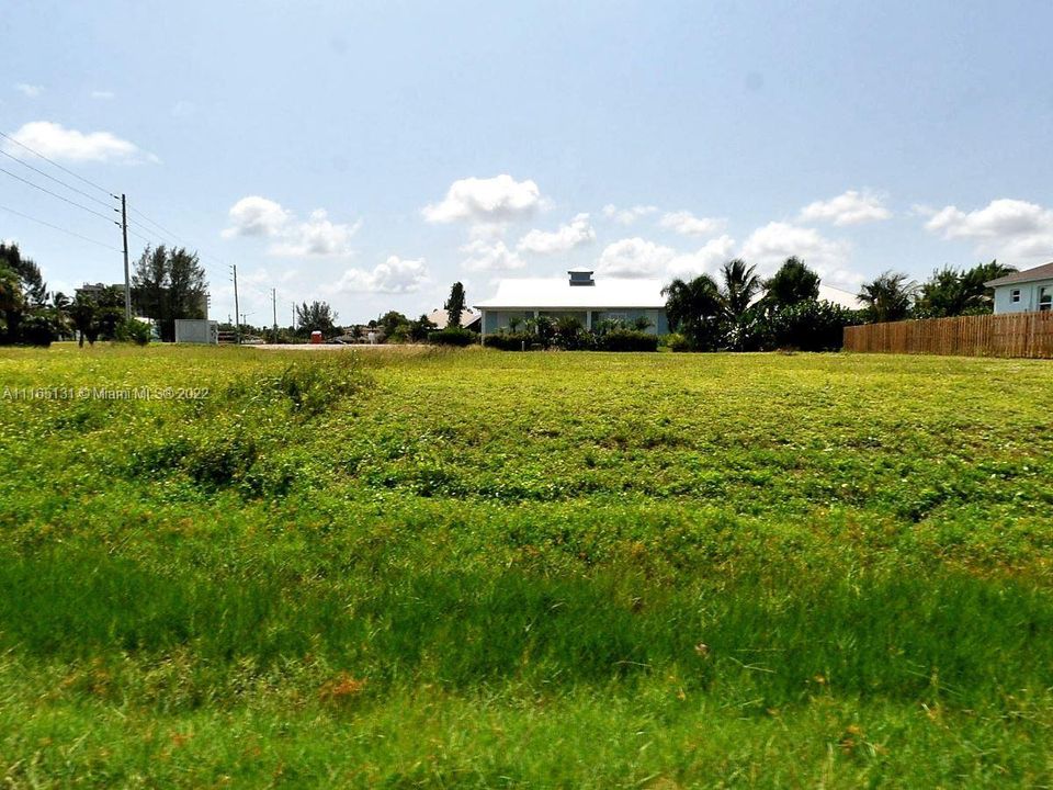 Vendido Recientemente: $269,000 (0.23 acres)