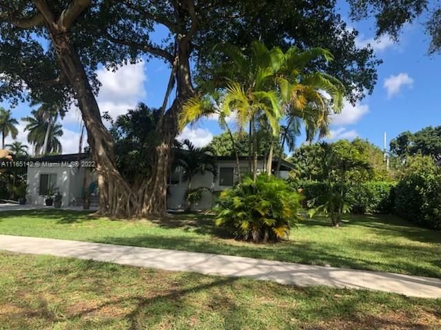 Recently Sold: $619,900 (3 beds, 3 baths, 1748 Square Feet)