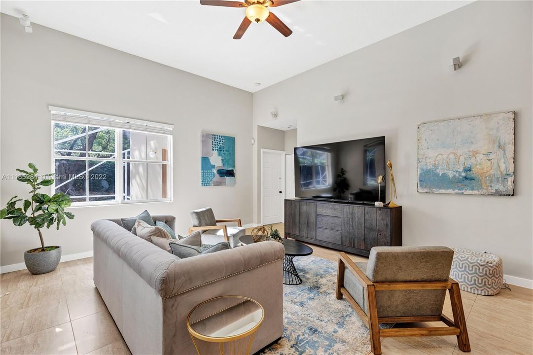 Recently Sold: $995,000 (4 beds, 3 baths, 2989 Square Feet)