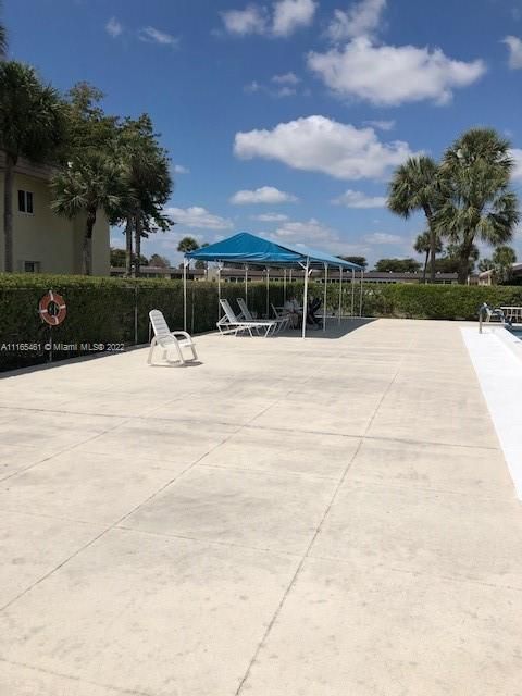 Recently Sold: $158,000 (2 beds, 2 baths, 1000 Square Feet)