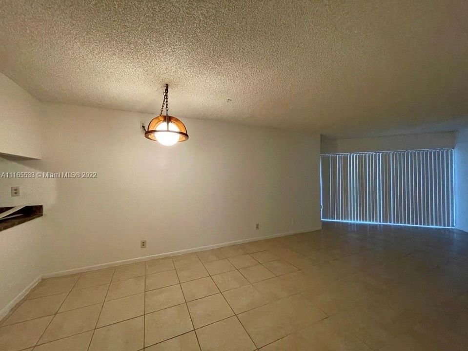 Recently Rented: $1,500 (2 beds, 2 baths, 1030 Square Feet)