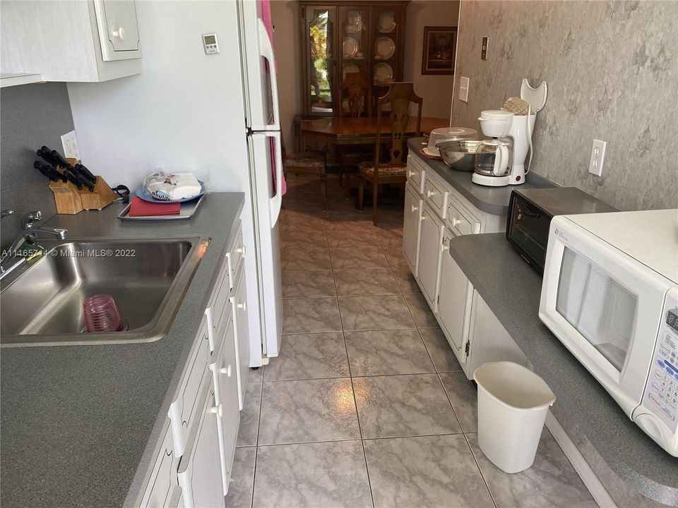 Vendido Recientemente: $99,000 (1 camas, 1 baños, 715 Pies cuadrados)